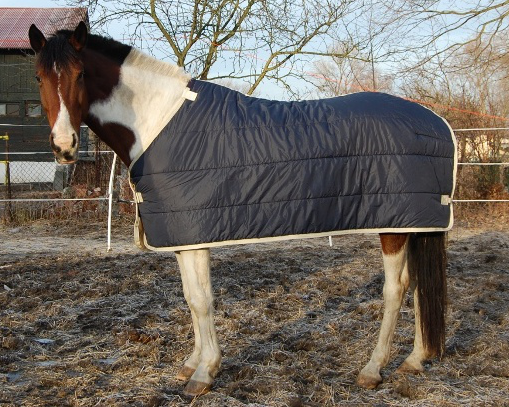 Vrstvící deka Horsea Layer s kontrastním lemem